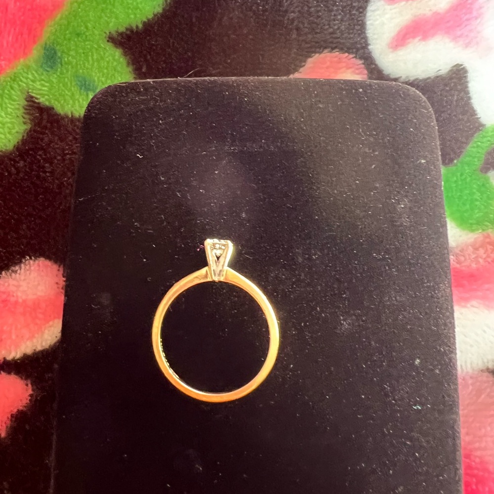 Elegant Gold Ring